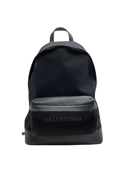 BALENCIAGA バレンシアガ レザー バッグ　リュック　ブラック黒色ブラックシルバー金具