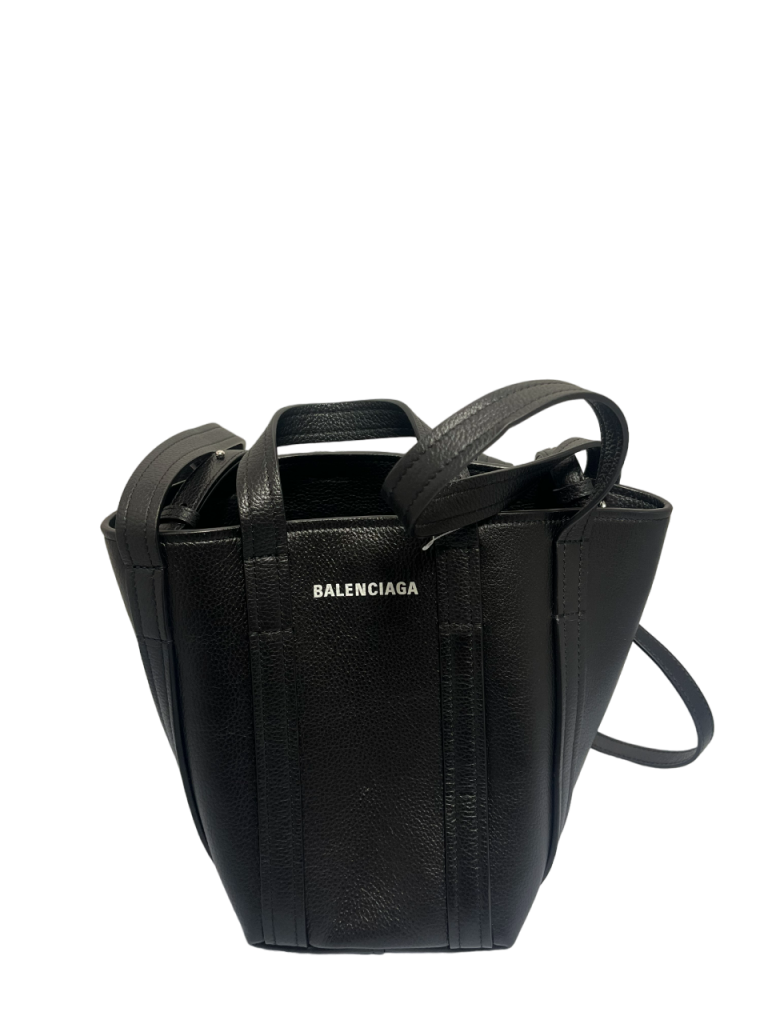 BALENCIAGA バレンシアガ リュックサック バッグ キャンバス/レザー 392007ブラックの買取実績 | ブランド品 の買取・査定なら【ブランドオフ】