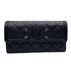 CHANEL シャネル ココマーク　二つ折長財布 財布・小物 キャビアスキン A84448ブラックの買取実績