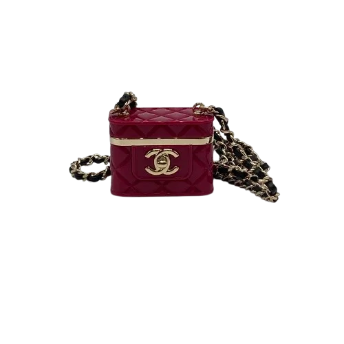 CHANEL シャネル マトラッセ型　ネックレス 財布・小物 レジン/ラムスキン B22Kの買取実績