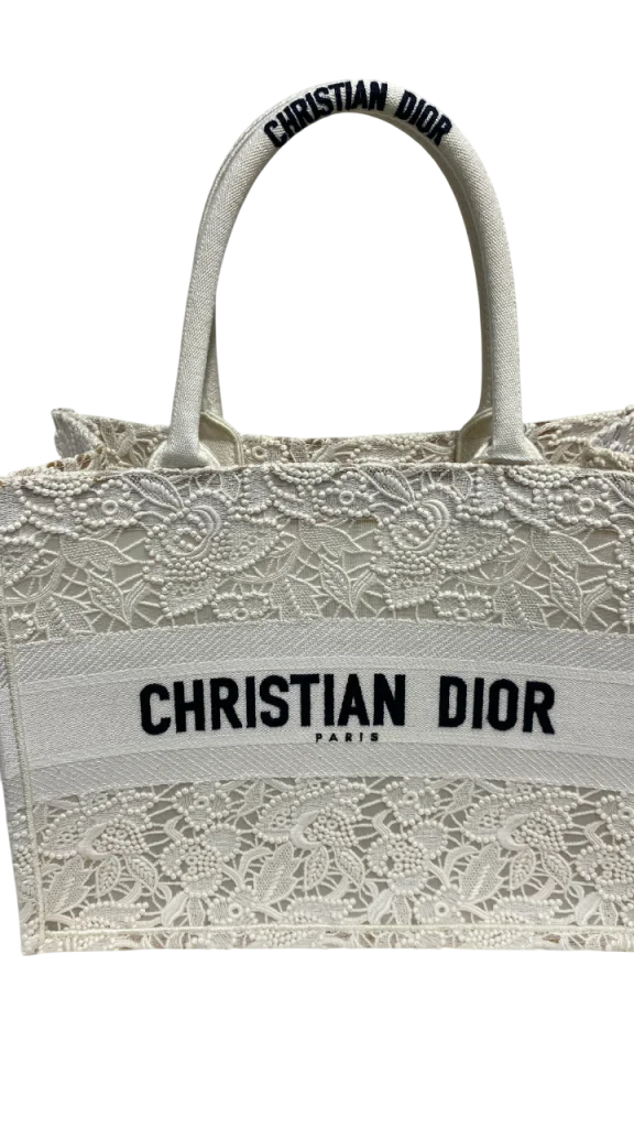 Dior クリスチャン ディオール ブックトート バッグ M1296ZRHZ-M06Eﾎﾜｲﾄの買取実績