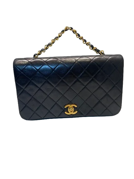 CHANEL シャネル ﾌﾙﾌﾗｯﾌﾟ ﾏﾄﾗｯｾ ﾁｪｰﾝｼｮﾙﾀﾞｰ バッグ ﾗﾑｽｷﾝ A02500ﾌﾞﾗｯｸの買取実績