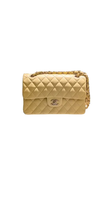CHANEL シャネル マトラッセ　ダブルフラップ　チェーンショルダー バッグ ラムスキン パステルイエローの買取実績