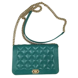 CHANEL シャネル ボーイシャネルチェーンウォレット バッグ ボーイシャネル レザー グリーンの買取実績